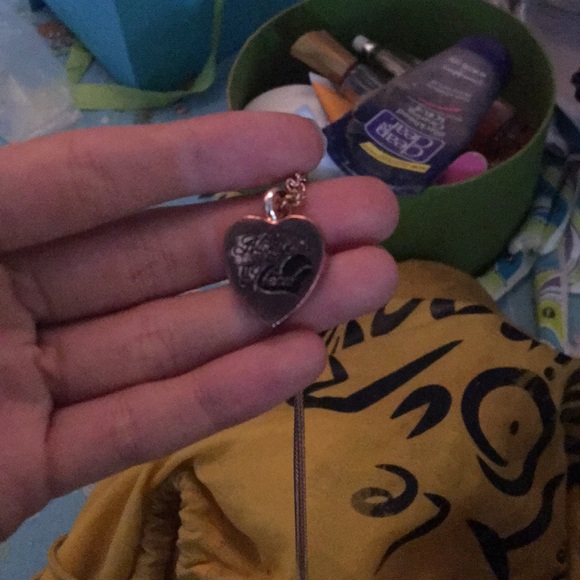 Ash necklace. It’s says always in my heart. - Picture 1 of 1